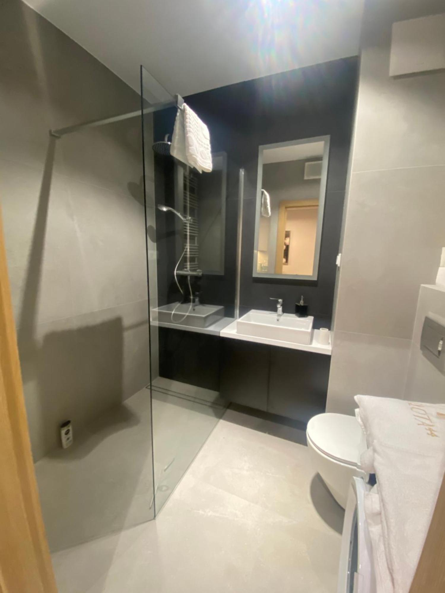 Wiktoryn 6 Piekne Nowe Apartamenty Z Duzymi Balkonami Varsovia Exterior foto